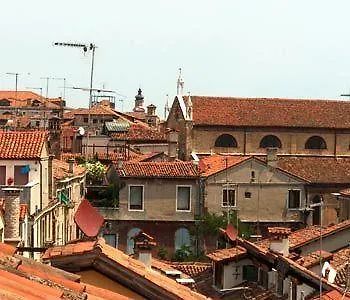 Foresteria Levi Venecia 2*,  Italia
